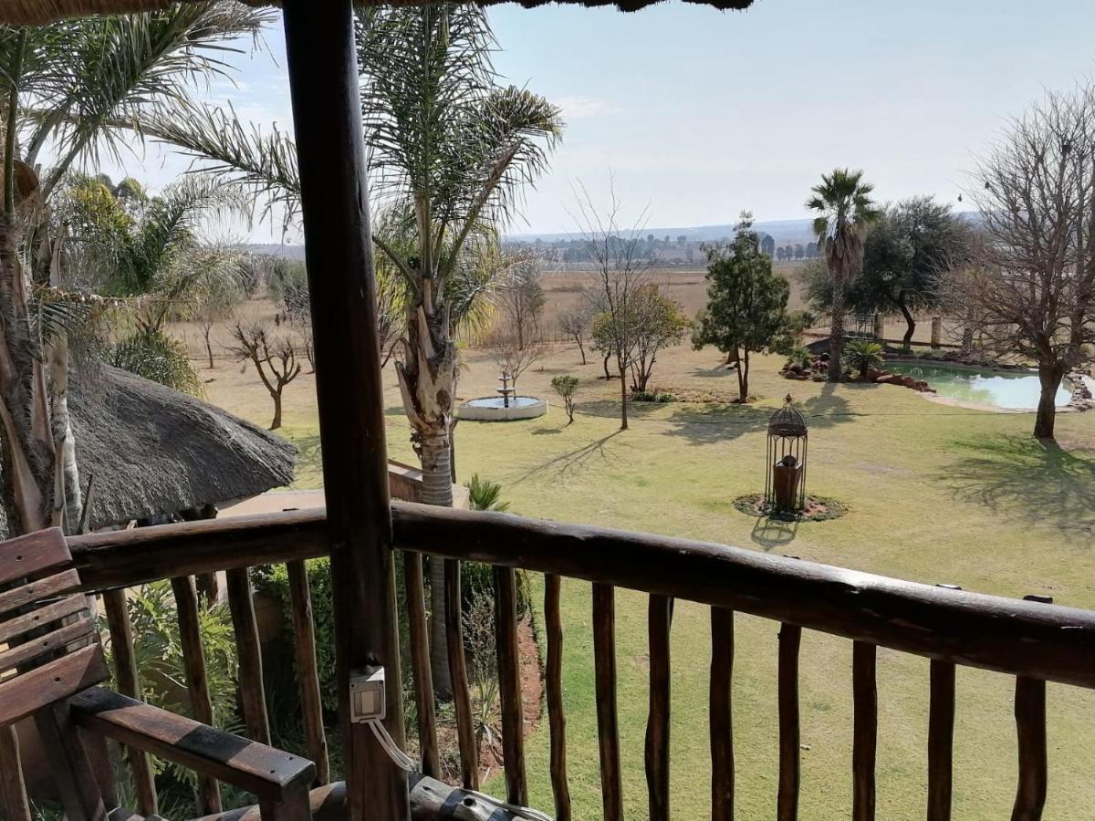 Kwena Maribane Lodge Бронкхорстспрёйт Экстерьер фото